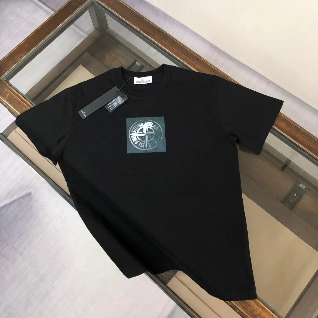 P180 Stone Island Stone Island 2025 latest T-shirt, couple style ~ Original order, stylish and casual short T-shirt, specially made of customized cotton fabric ~ Cotton T-shirt ~ Pre-washed to prevent deformation and shrinkage problem, more comfortable and breathable on the body ~ All available from stock ~ Unique design style, trendy must-have item, complete with three standards 👍 Color: black/white Size: S M L XL (larger version, please indicate your height and weight when placing an order)